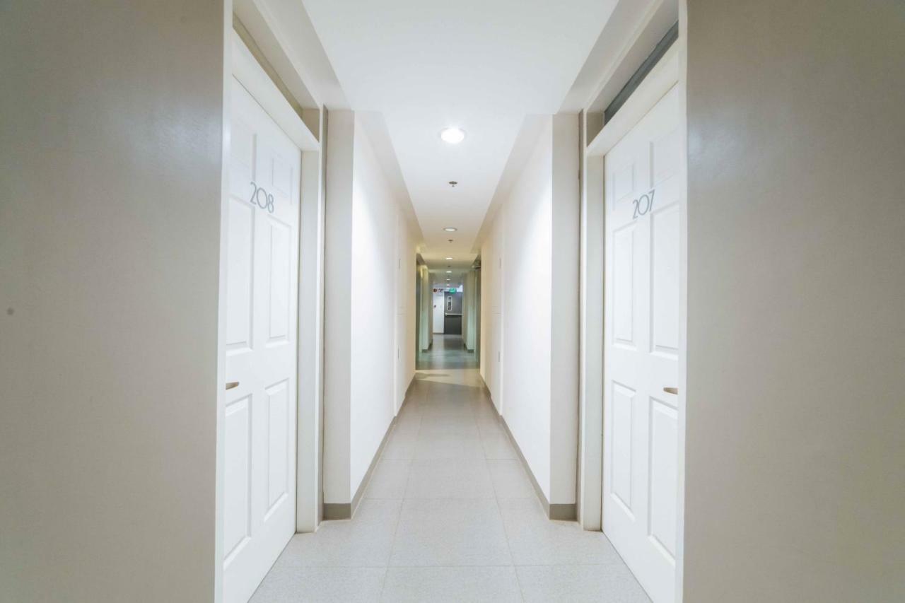 Reddoorz Plus @ Roxas Street Davao Exterior photo